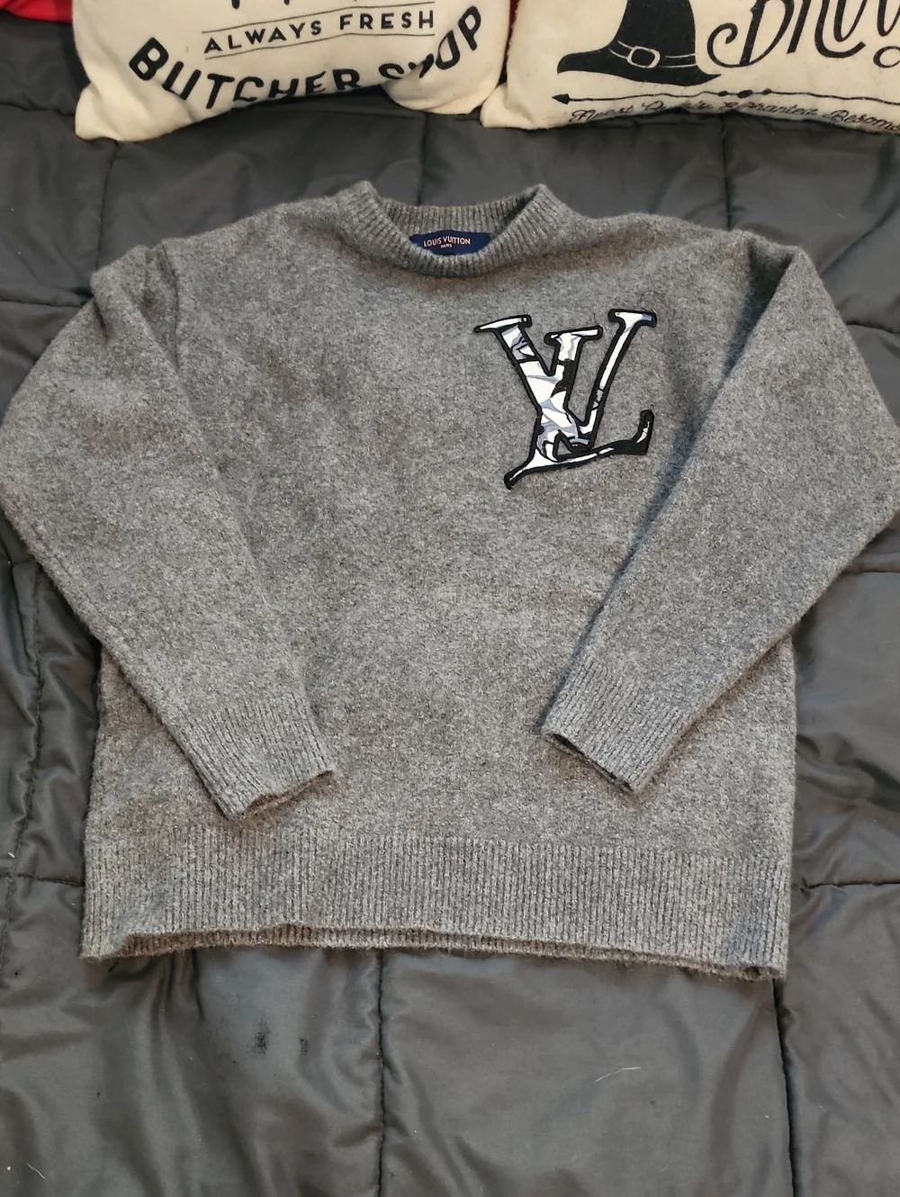 Authentic Louis Vuitton Gray Crewneck LV Embroidery Sweater Size M